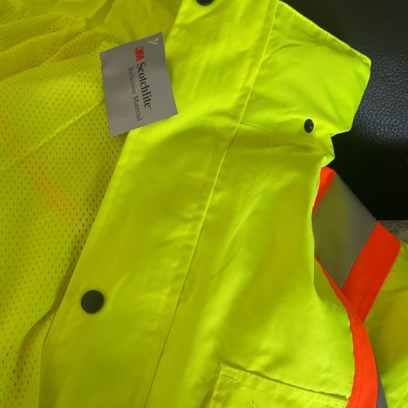 Winter Safety Jacket Durable and Waterproof | Construction Work Jacket - Picture 3 of 5